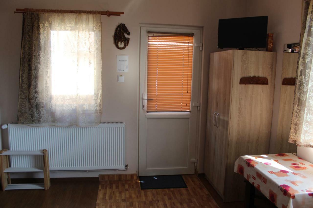 Kovacs Guesthouse Praid Exteriör bild